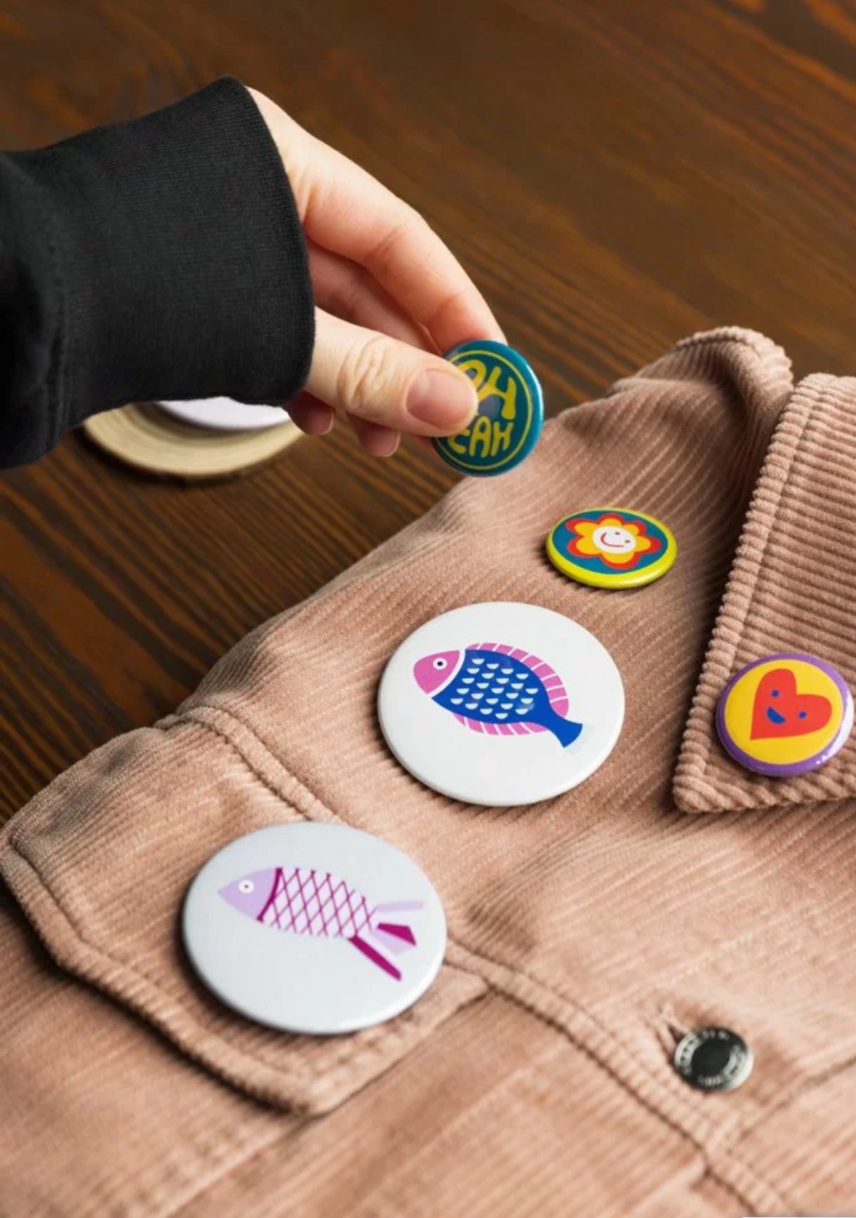 Set of pin buttons